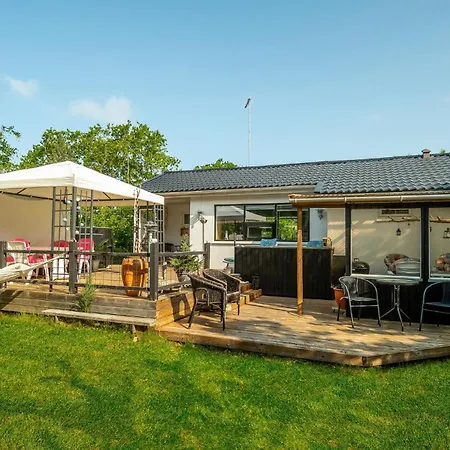 Amazing In With Kitchen Holiday home