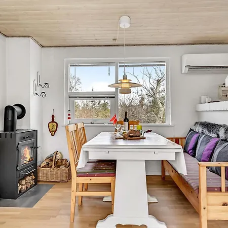 Amazing In With Kitchen Holiday home